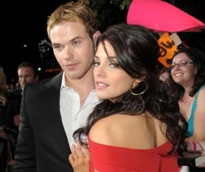 2010__05__Kellan_Lutz_Ashley_Greene_May11newsne 299×300.jpg