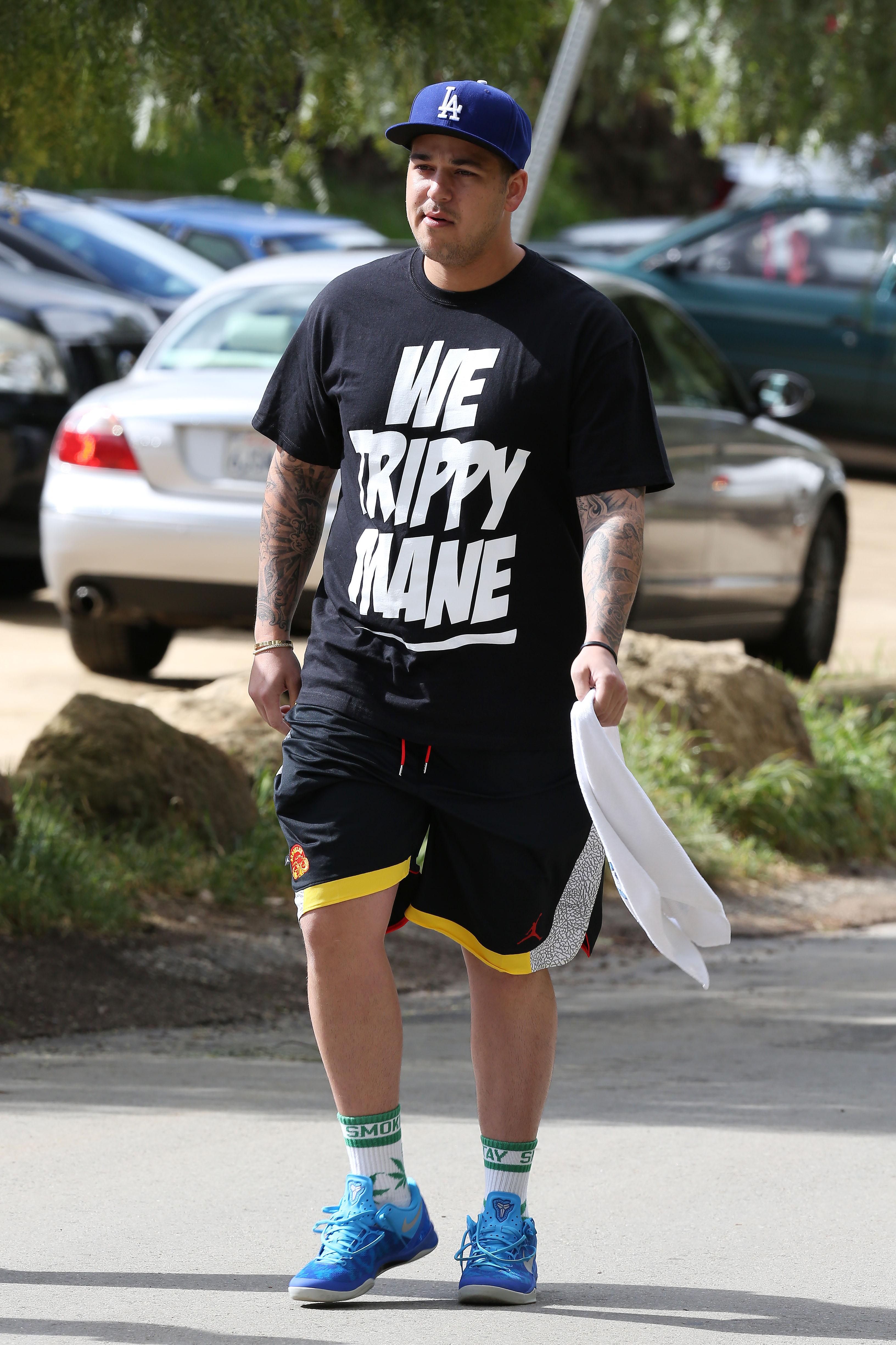 Rob Kardashian working out to lose the weight he gained