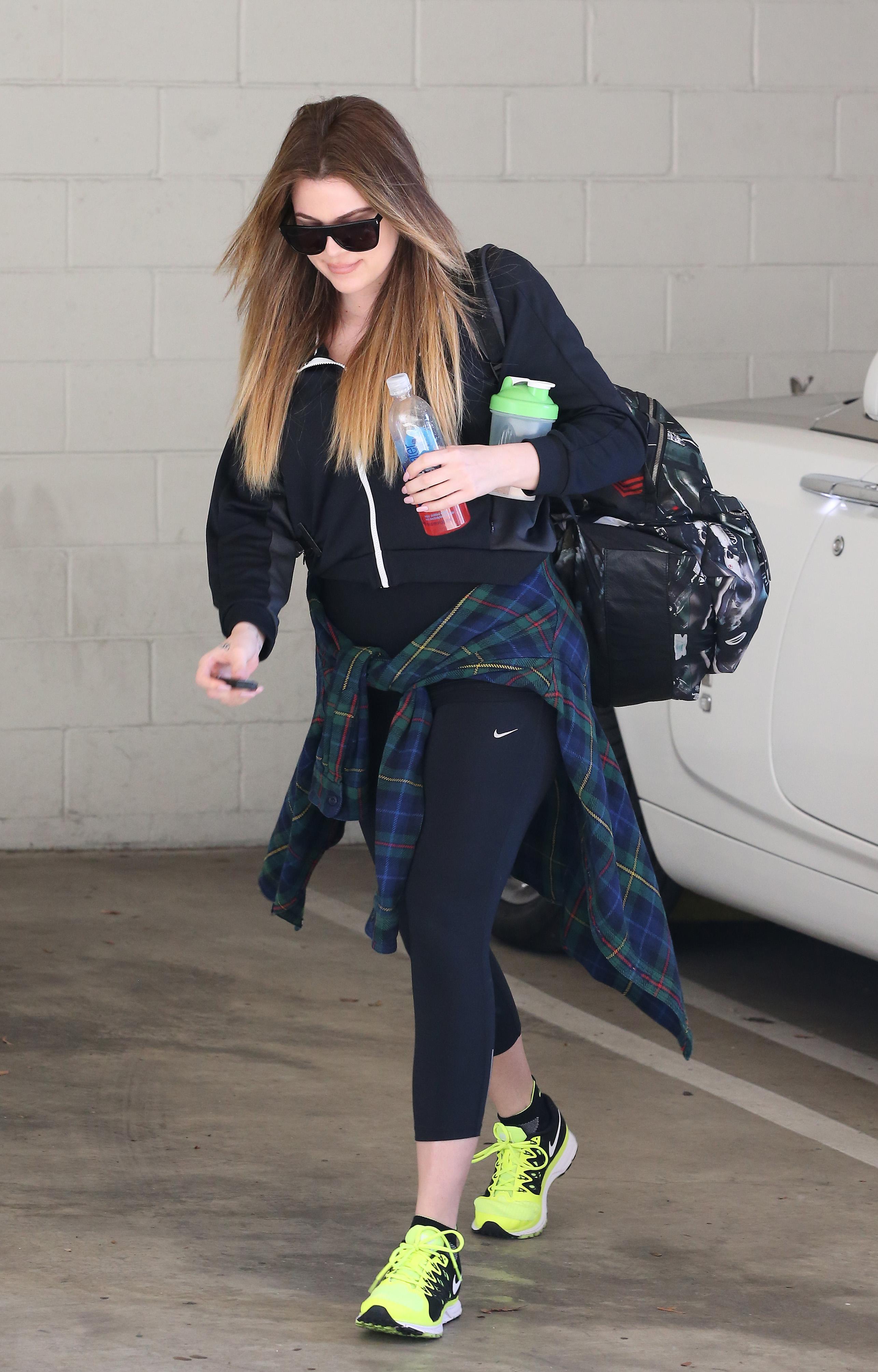 Khloe Kardashian hits the gym days before Christmas day in Los Angeles