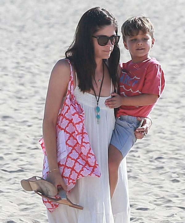 selma blair rehab plane metldown beach son