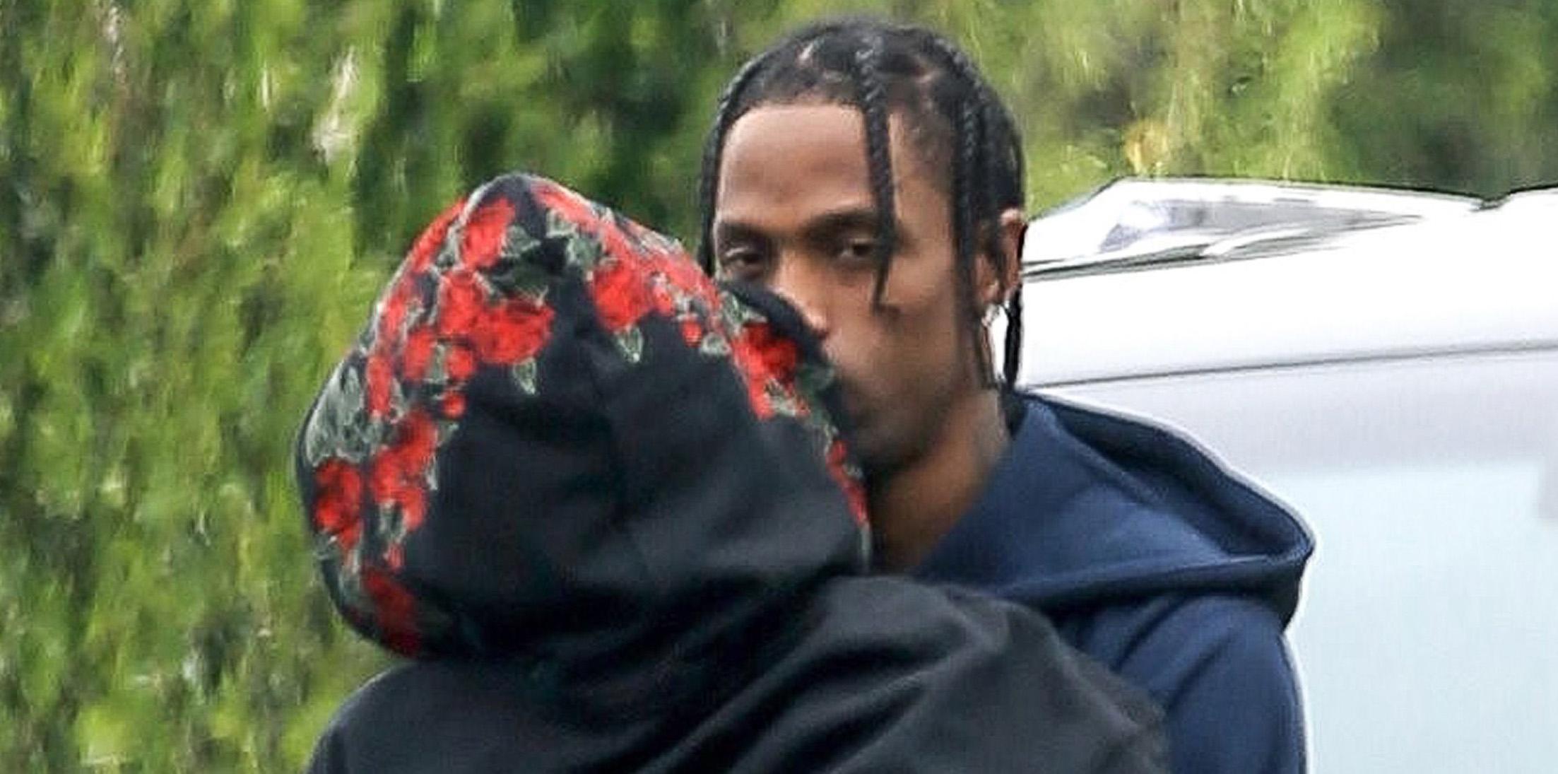 *PREMIUM EXCLUSIVE* Kylie Jenner and Travis Scott: Steamy PDA session in L.A!