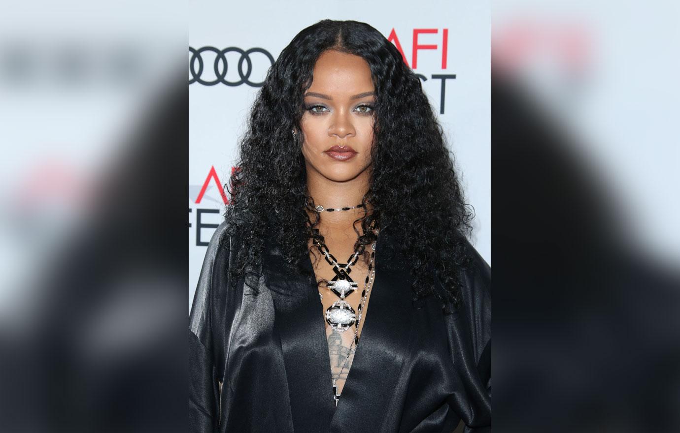 Rihanna Trolls Fans In An Epic Way About Her New Album