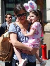 2010__04__FP_4826668_Holmes_Katie_CWNY_041010 171×225.jpg