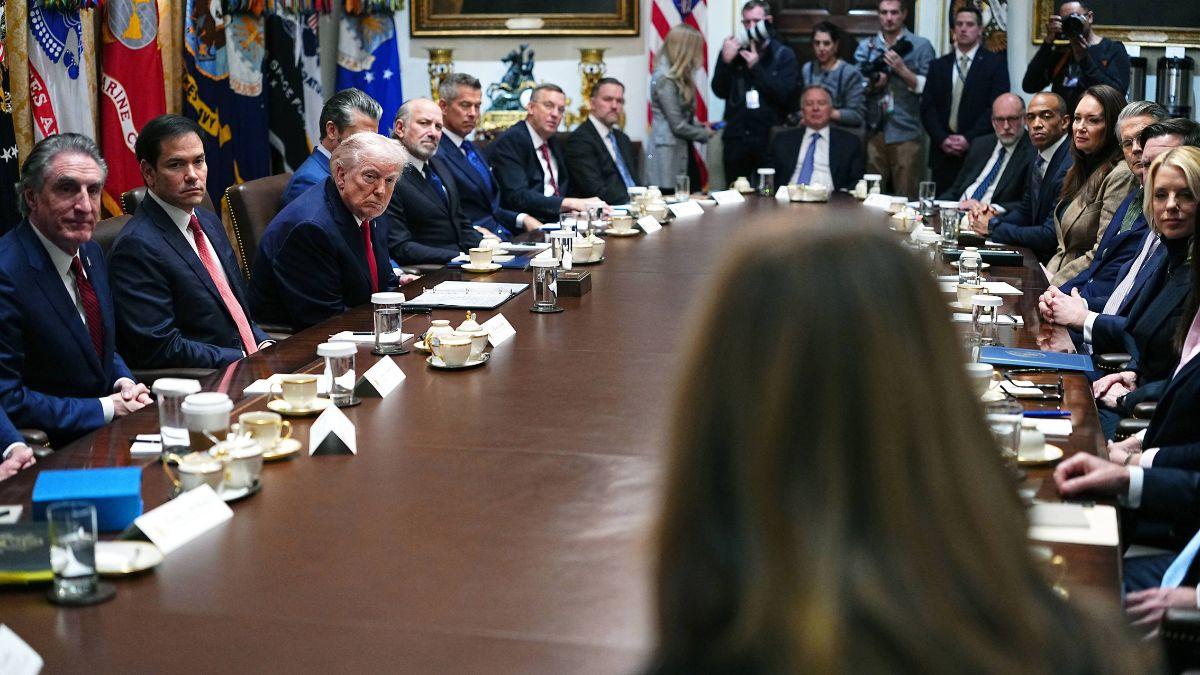 image of Donald Trump led the meeting with remarks and jokes but avoided key issues.