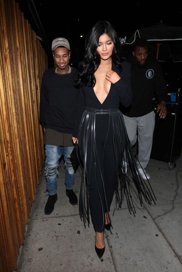 Kylie jenner tyga cleavage5