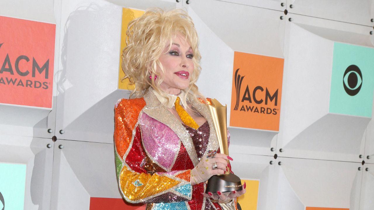 Image of Eminem Admitted Dolly Parton’s Heartfelt Note Meant More Than She Knew Before Her Death.