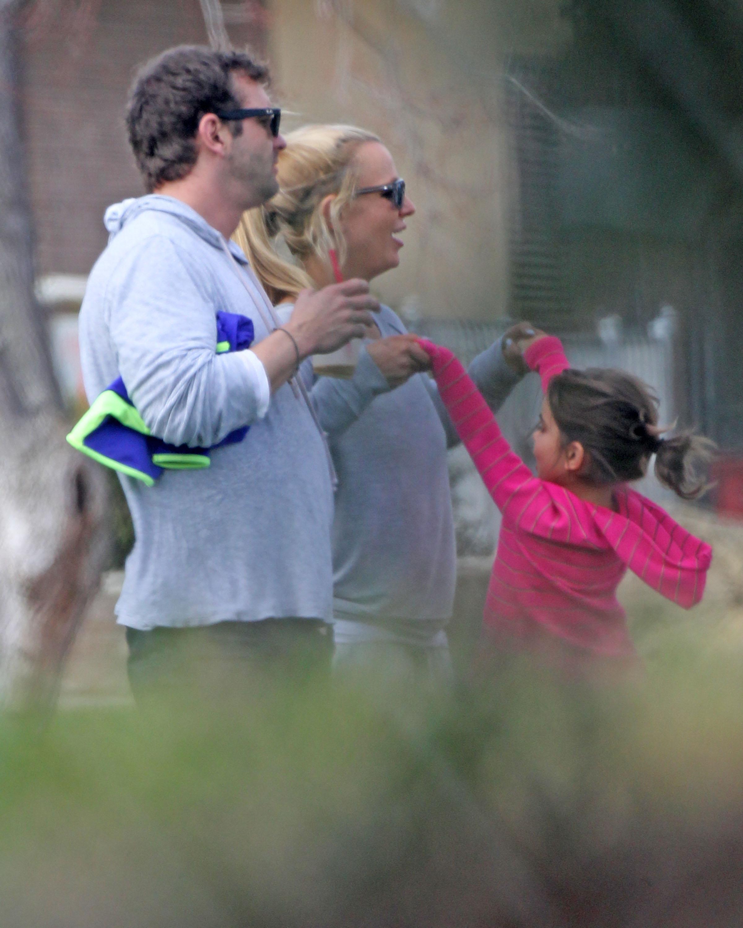 Britney spears holds hands niece sophia