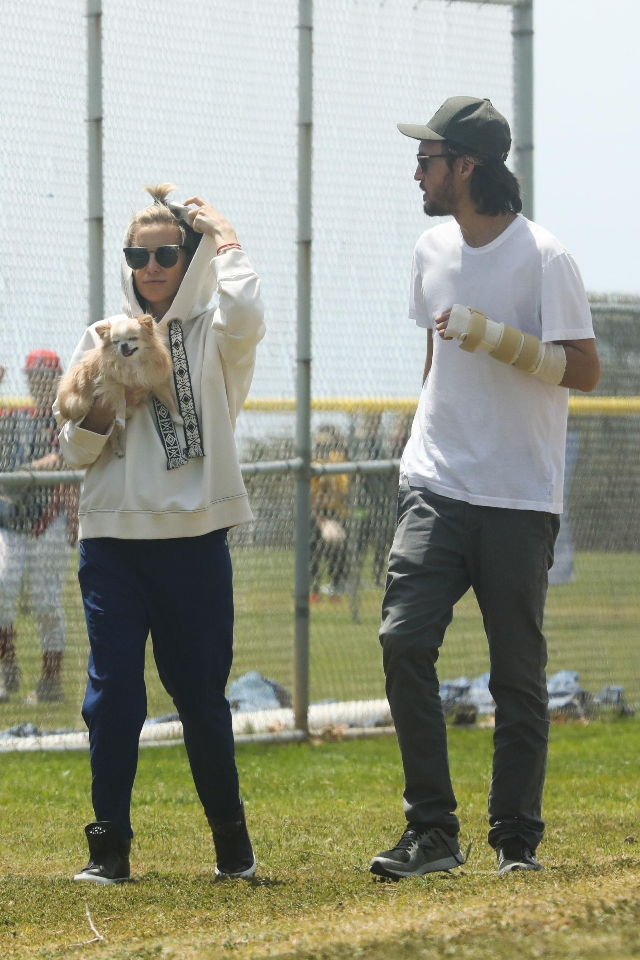 *EXCLUSIVE* Kate Hudson and family at baseball practice in Malibu