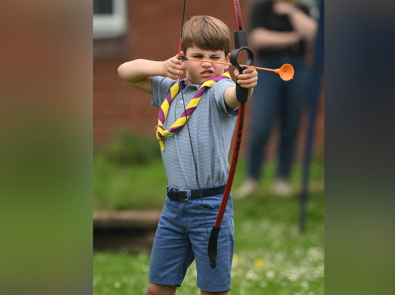 prince louis funny faces coronation campfire photos