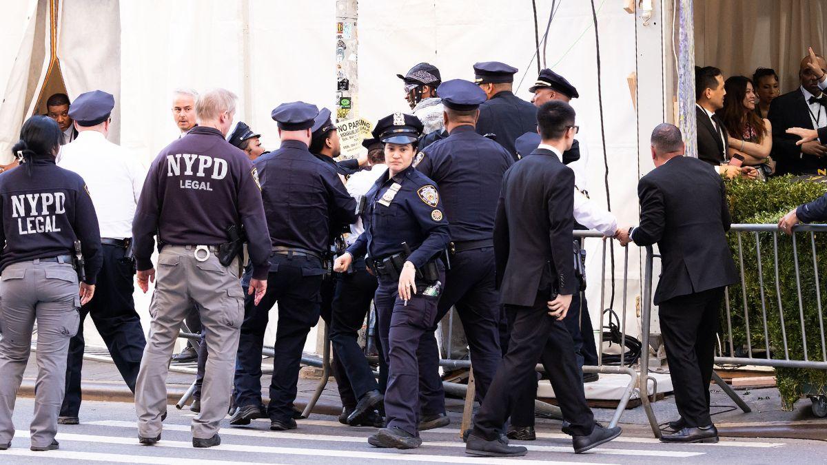 Image of Police balanced safety and protests.