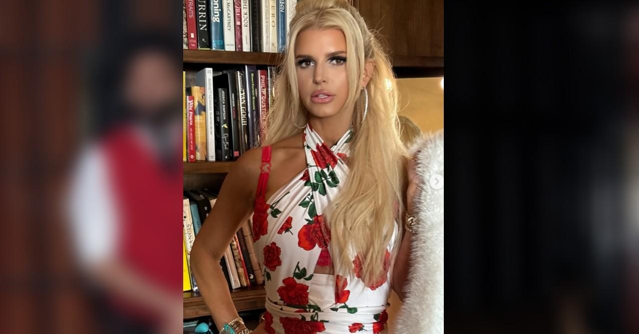 jessica simpson looks younger showing off toned physique floral