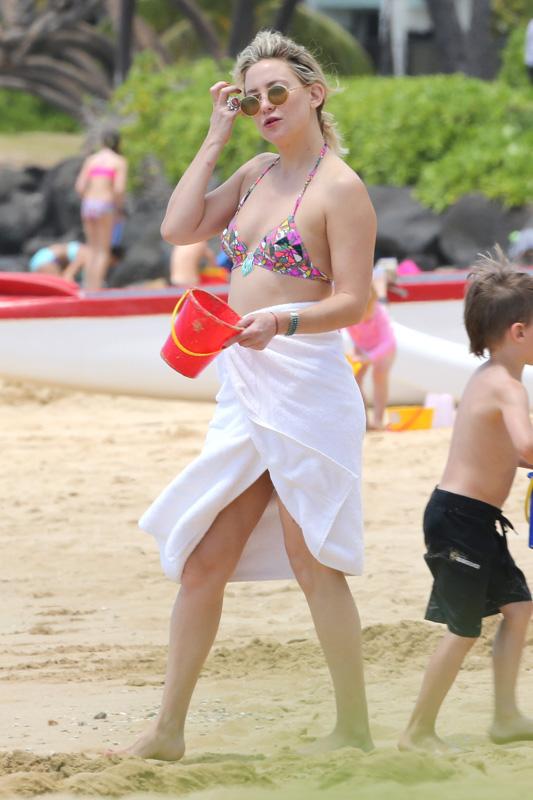 Kate Hudson dons a colorful bikini on holiday in Hawaii