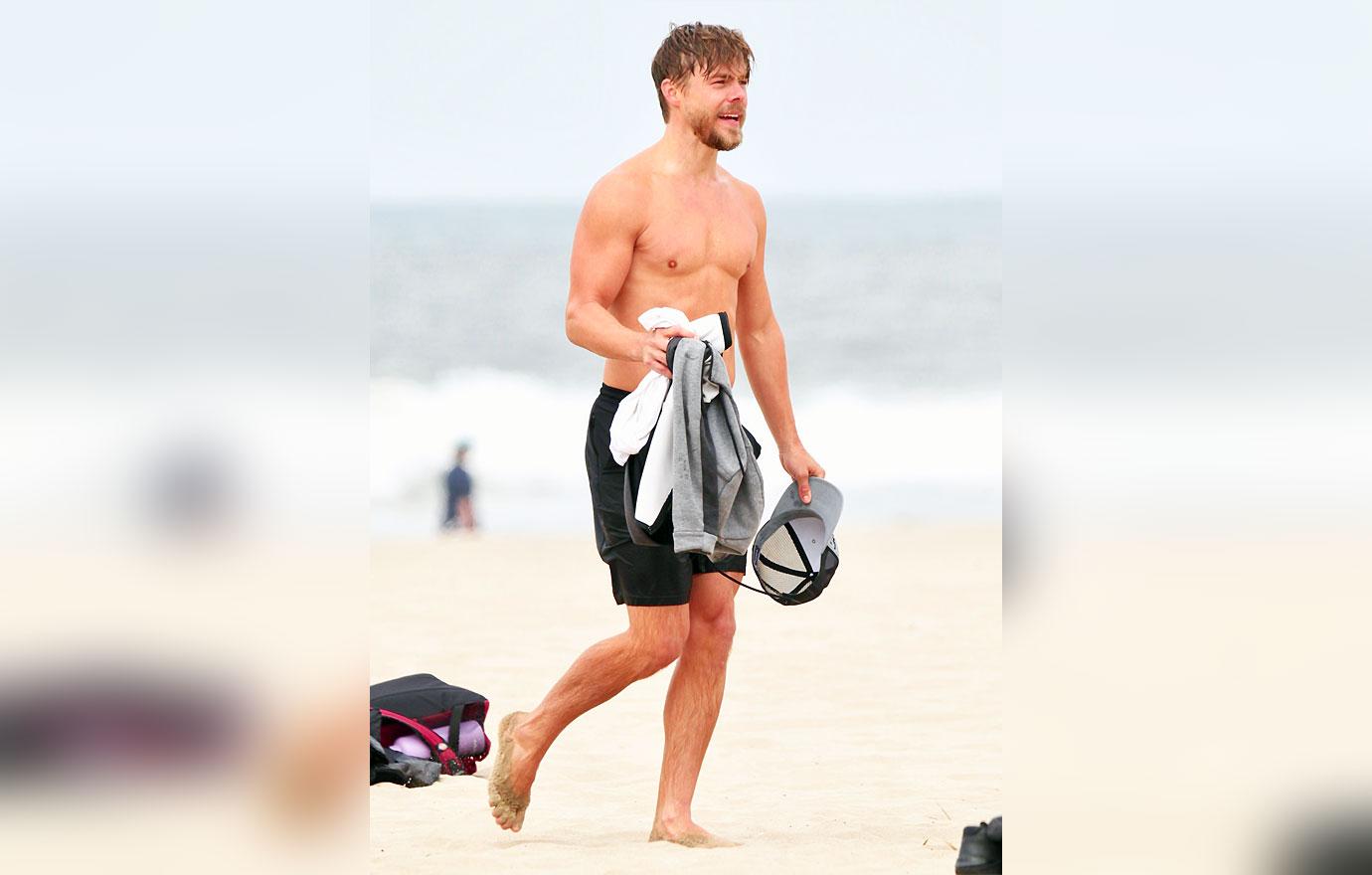 derek hough and julianne hough are spotted hanging out in venice beach