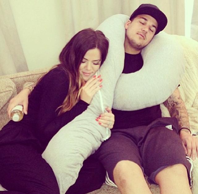 Khloe Kardashian Dispels Feud Rumors By Posting A Cute Photo Of Herself