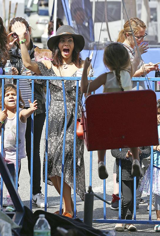 Jenna Dewan Takes Her Daughter To The Farmer&#8217;s Market In Studio City