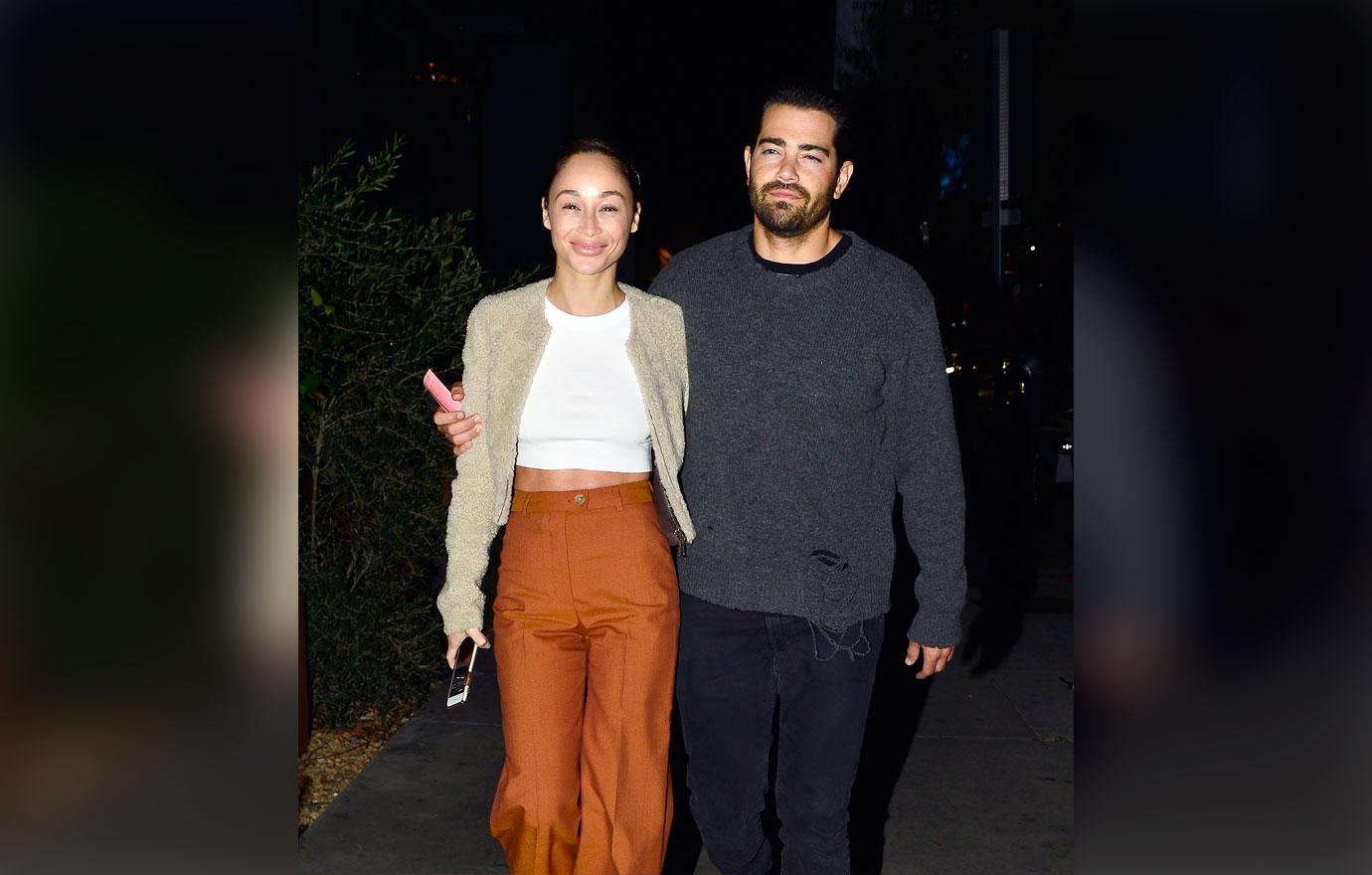 Jesse Metcalfe and Cara Santana enjoy a romantic anniversary dinner!