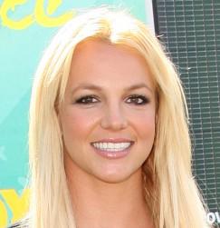 2010__12__okmagazine horoscopes britneyspears 243×300.jpg