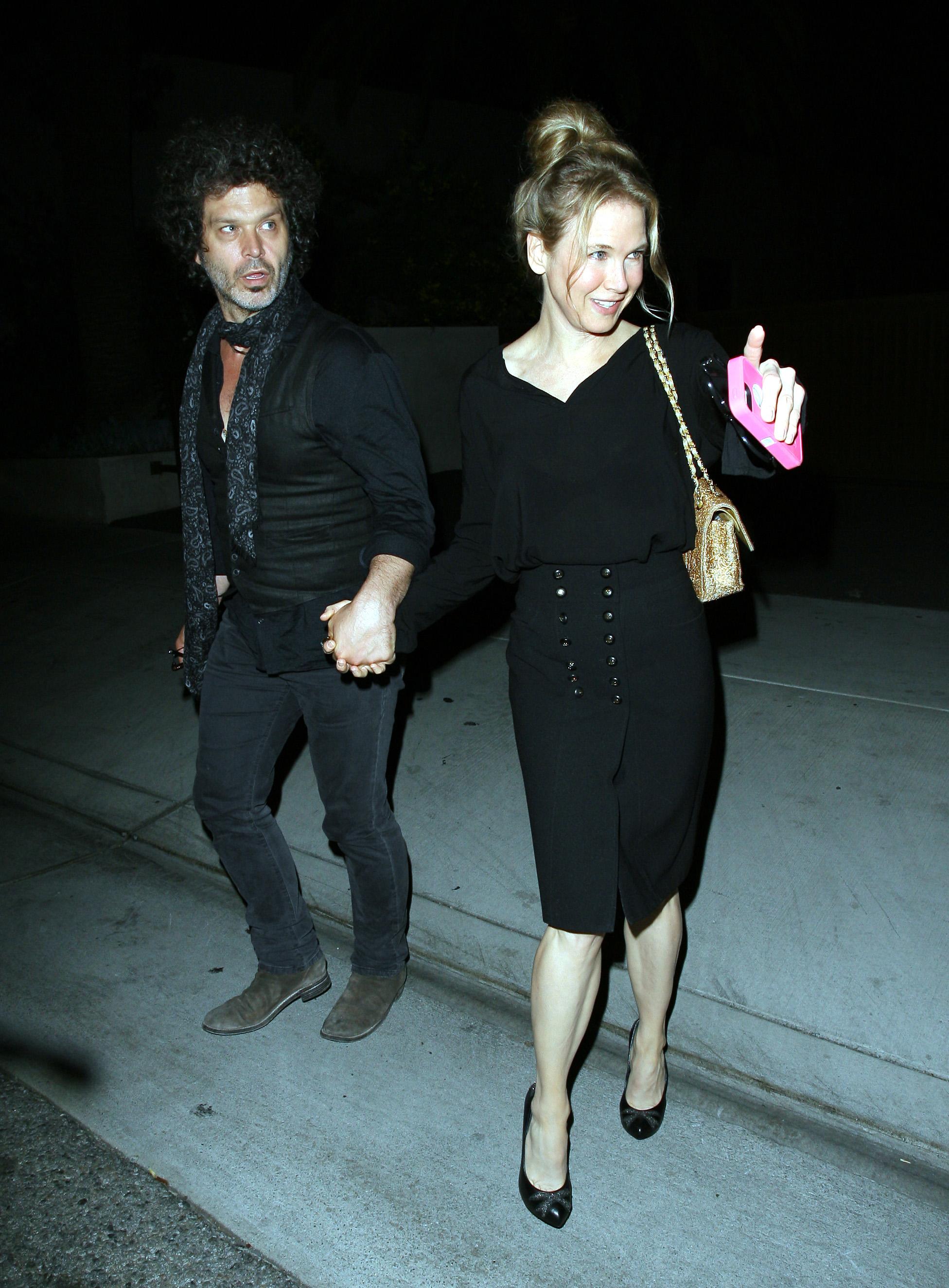 Renee zellweger doyle bramhall planning wedding