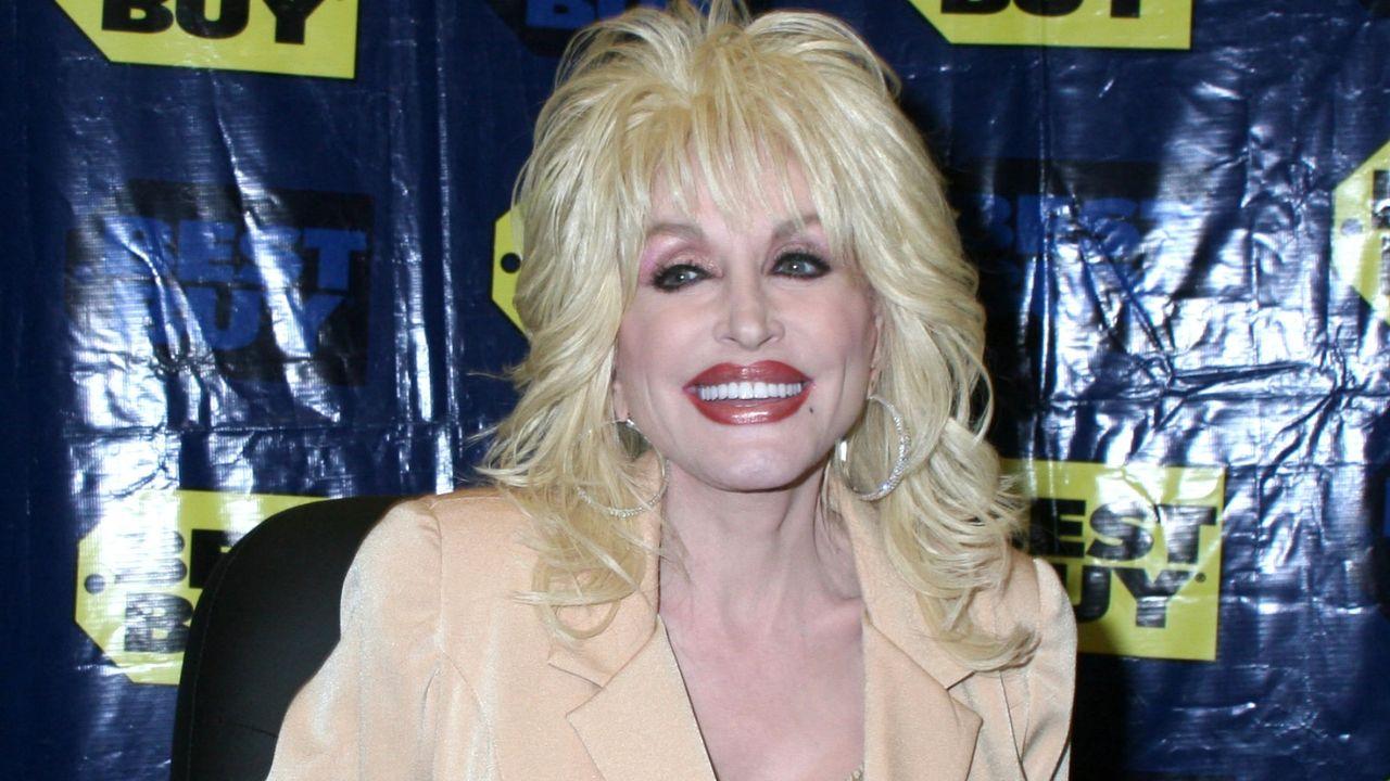 Image of Bryan Seaver shared a heartfelt tribute while announcing Dolly Parton's death on Instagram.