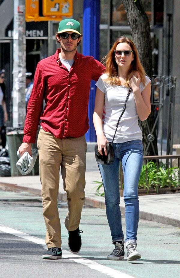 Leighton meester adam brody baby born 03