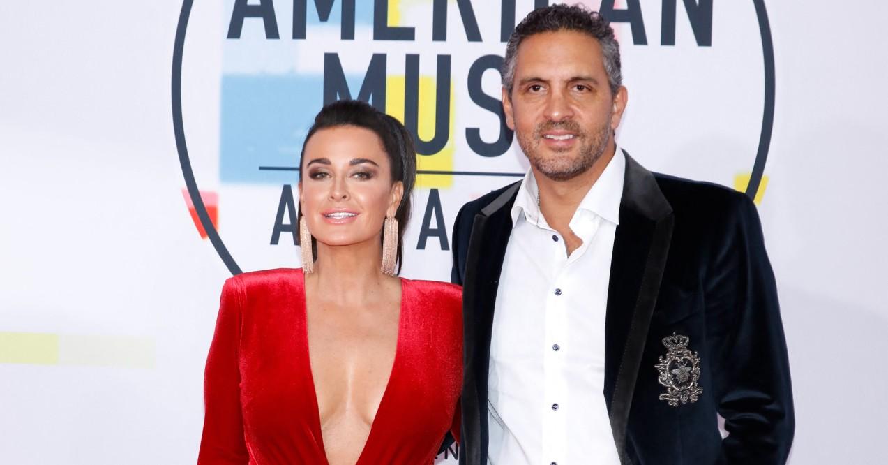 kyle richards mauricio umansky reunite aspen kissing model klaudia k