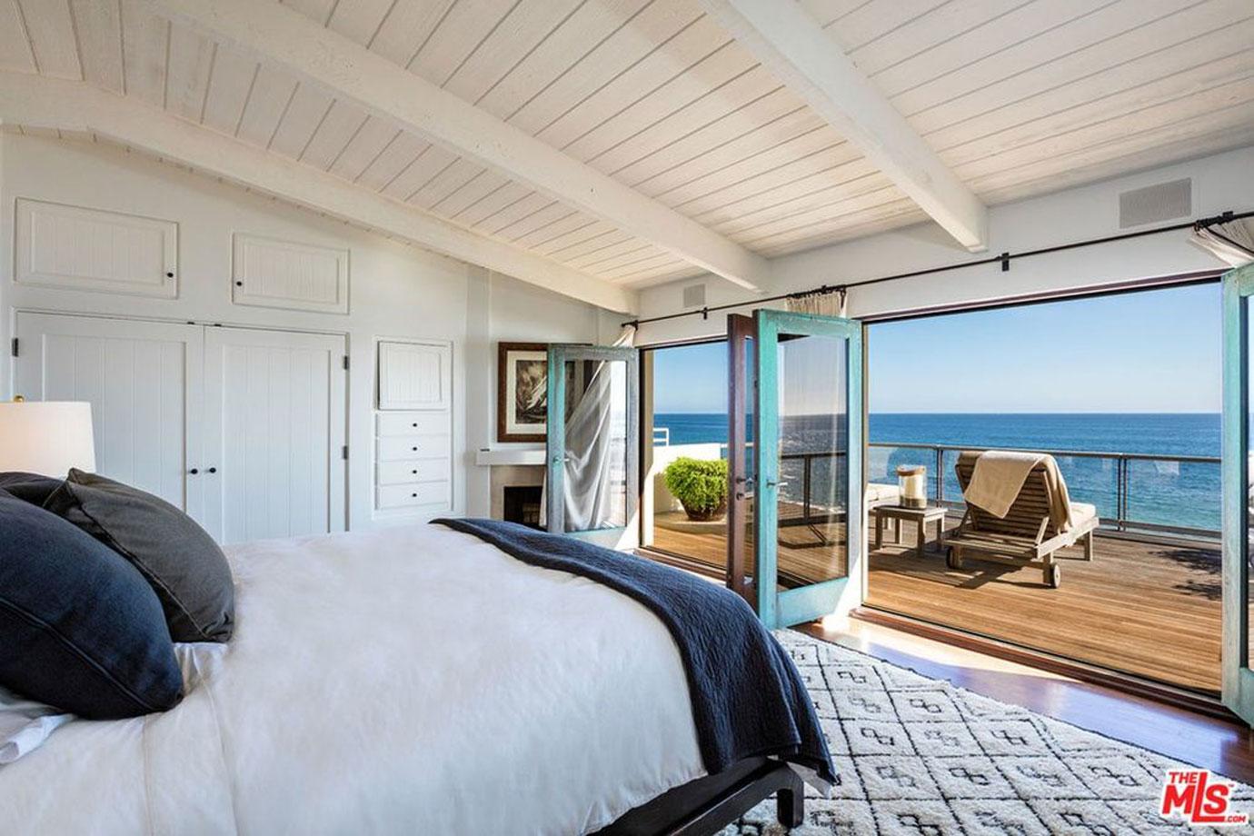 //Cindy Crawford Rande Gerber sell Malibu beach house