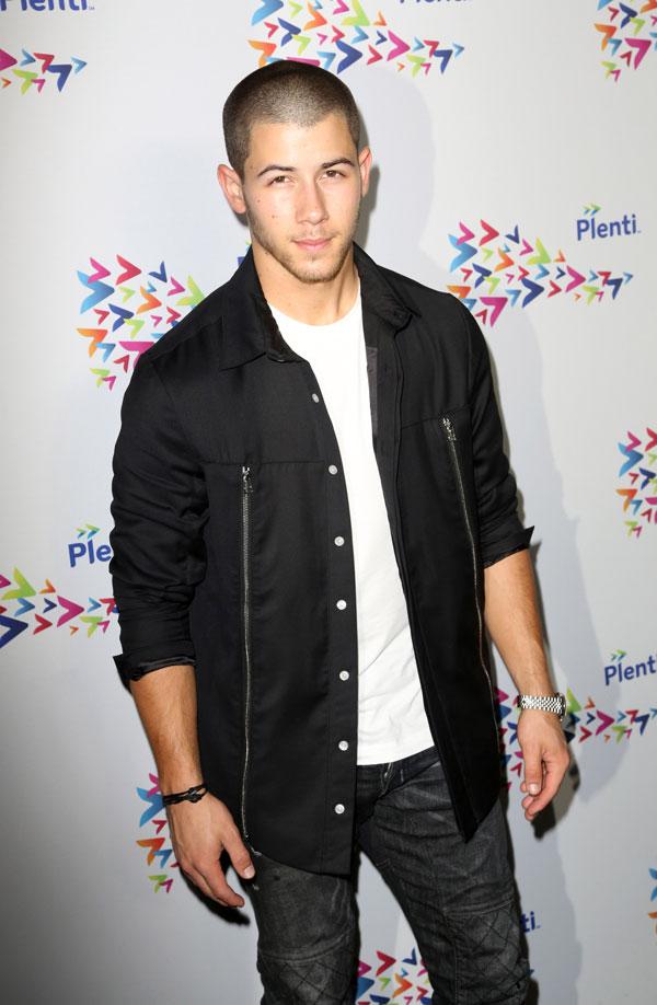 Nick jonas using kendall jenner 04