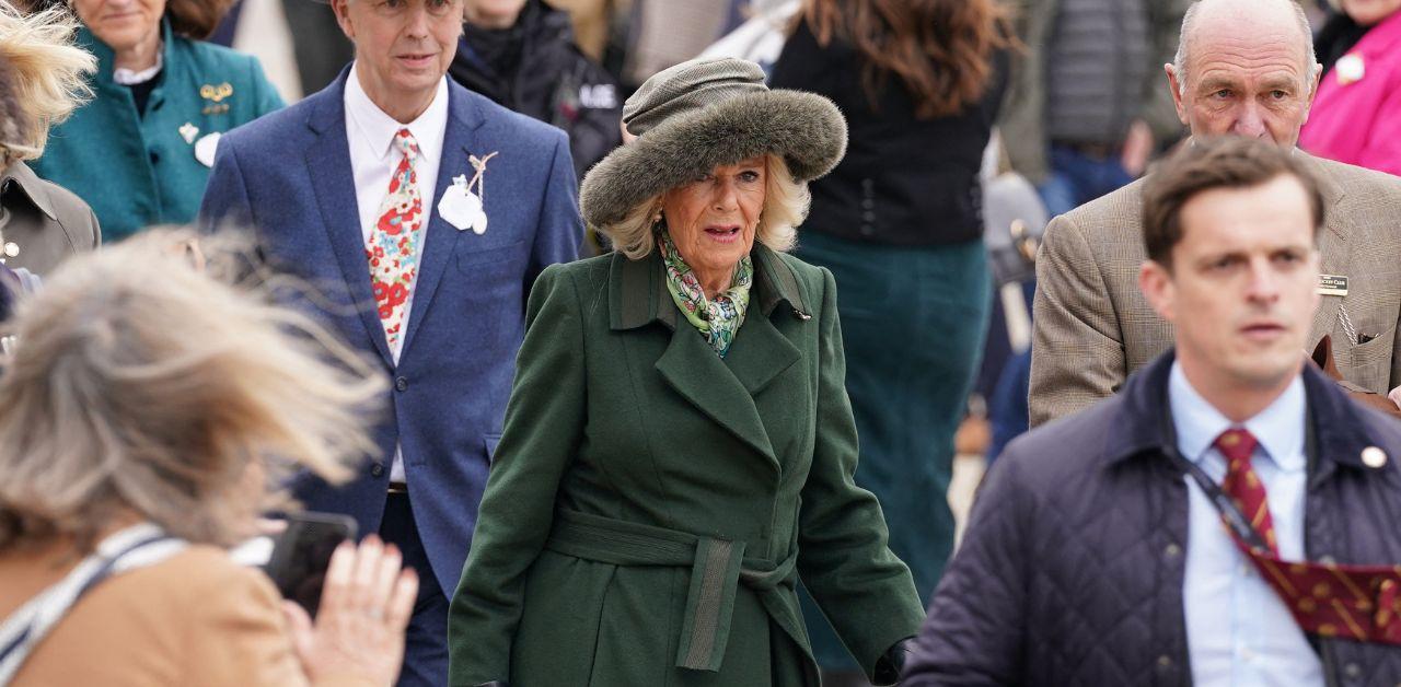 inside queen camilla purse