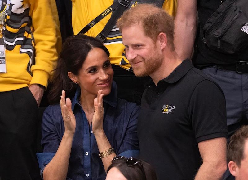 prince harry likes la hanging