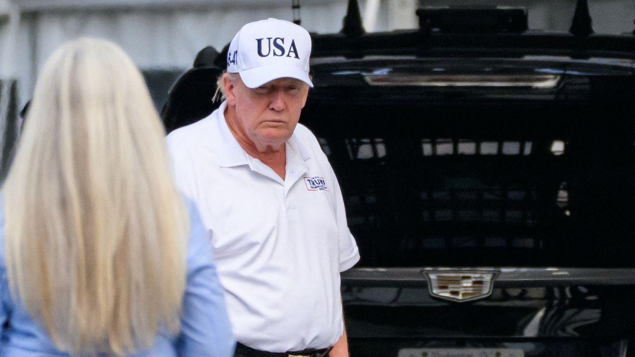 Photo of Trump has insulted Carlson numerous times. 