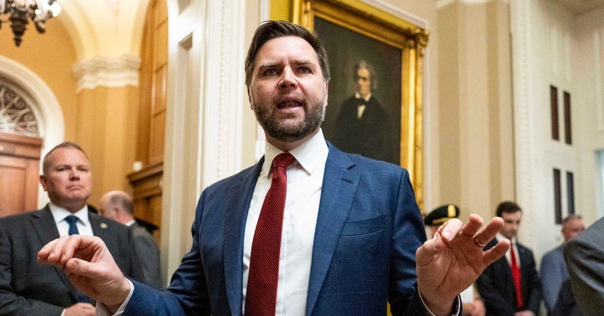 Photo of J.D. Vance proposed a 'ban' on the numbers six and seven.