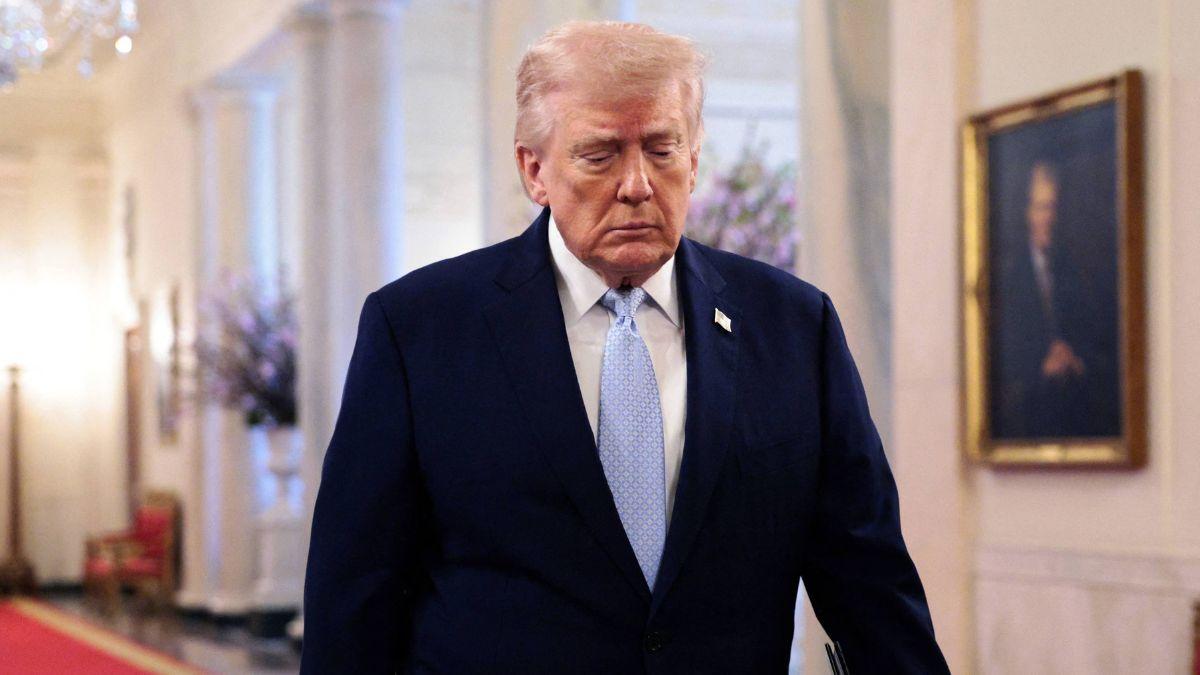 image of The public have noticed signs of his alleged physical and mental decline in recent months.