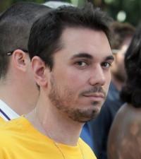 2009__11__wenn2449380 200×225.jpg