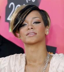 2010__04__wenn2789730 221×300.jpg