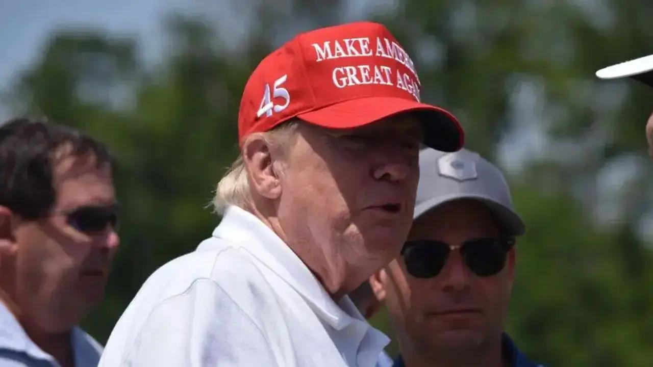 Image of Charles Barkley said he would 'punch any Black person' wearing merch with Donald Trump's mugshot.