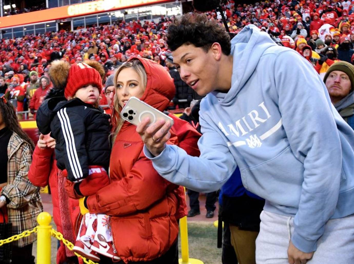 Brittany Mahomes fires back at haters calling her a gold digger