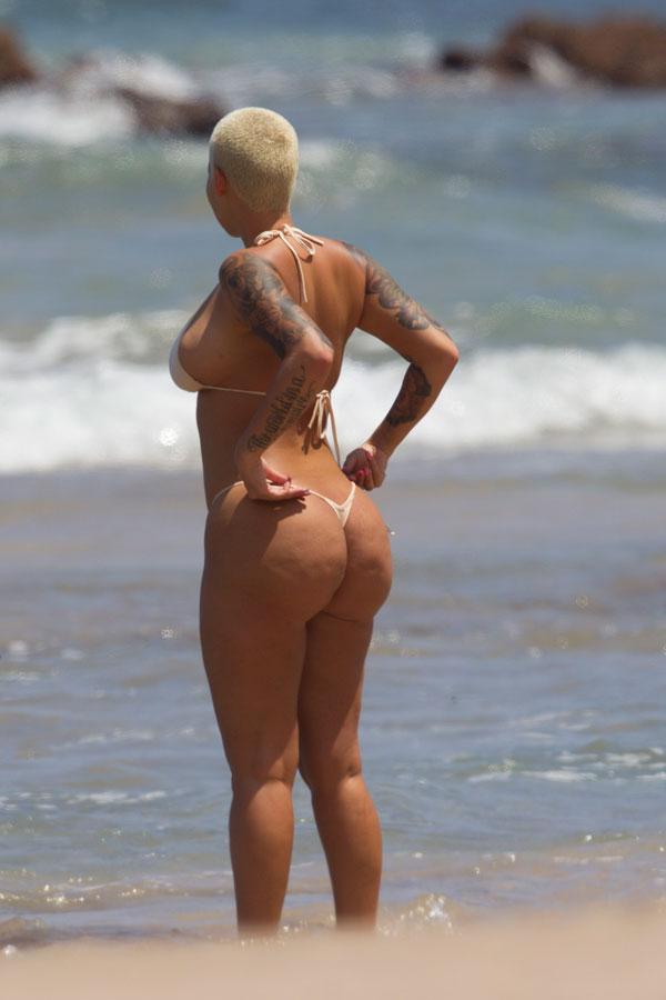 Top Beach Bodies Of 2015—Check Out The Best Boobs And Butts!