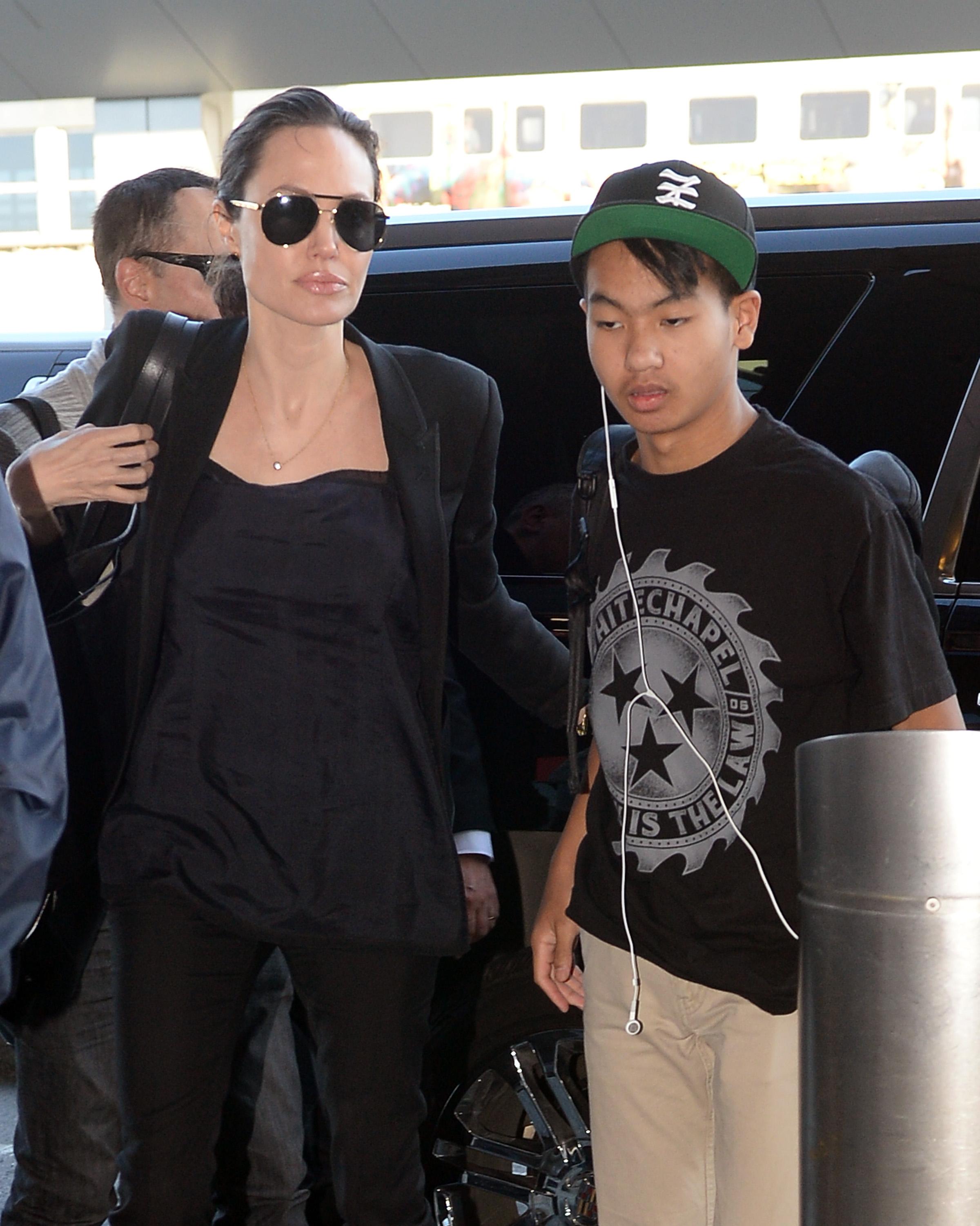 INF &#8211; Angelina Jolie and Maddox Arrives at JFK International Airport