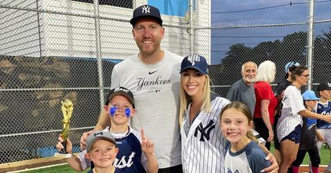 Photo of Todd Frazier, his wife, Jackie, and their three kids.