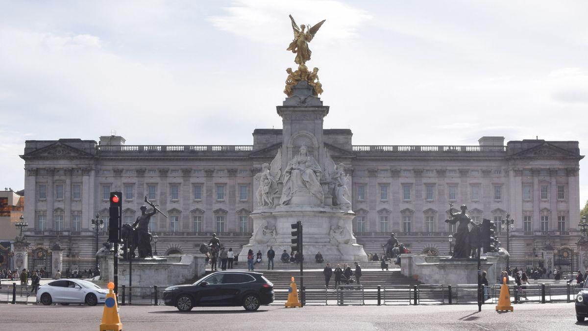 Image of An expert said staying silent could strengthen the Sussexes' public image.