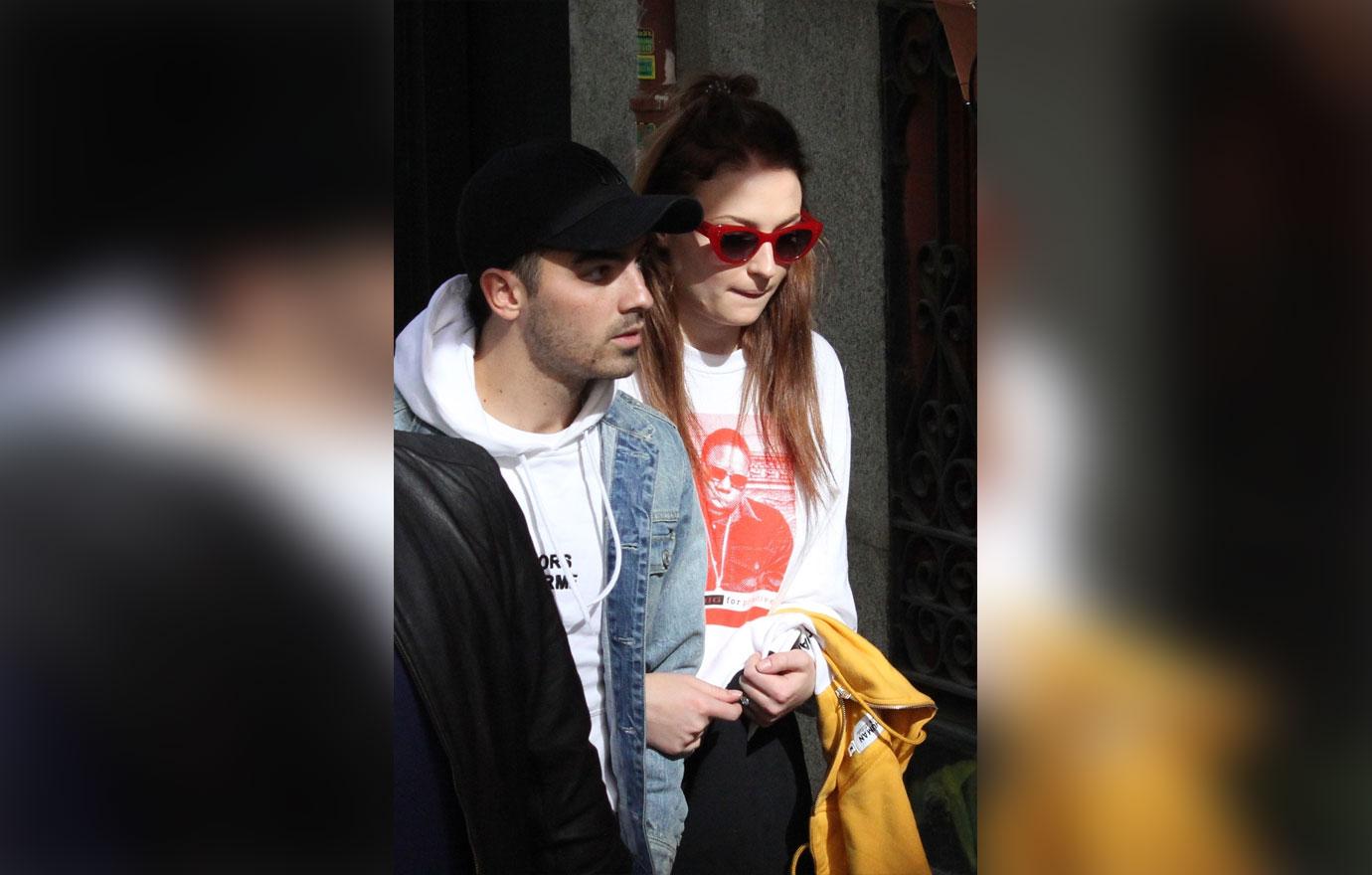 sophie turner engagement ring joe jonas madrid pics 08