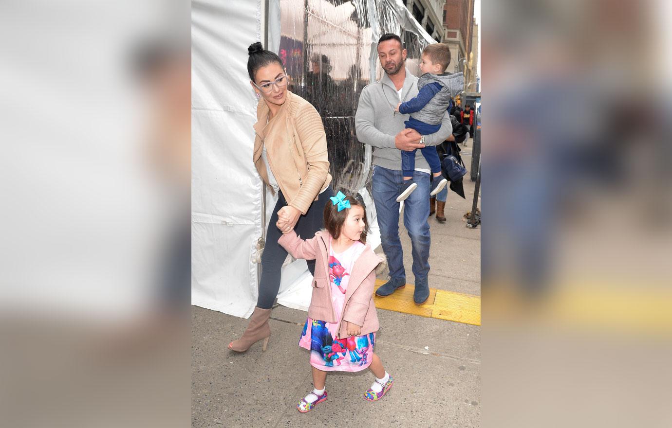 Jenni and roger with kids