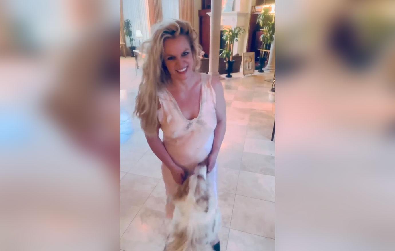 britney spears shows off her silk and beautiful nightgown