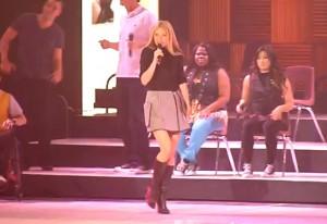 2011__06__Gwyneth_Paltrow_Glee_June17newsnea 300×206.jpg