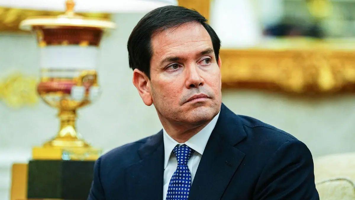 Photo of The stars accused Marco Rubio of lying to Donald Trump about his shoe size.