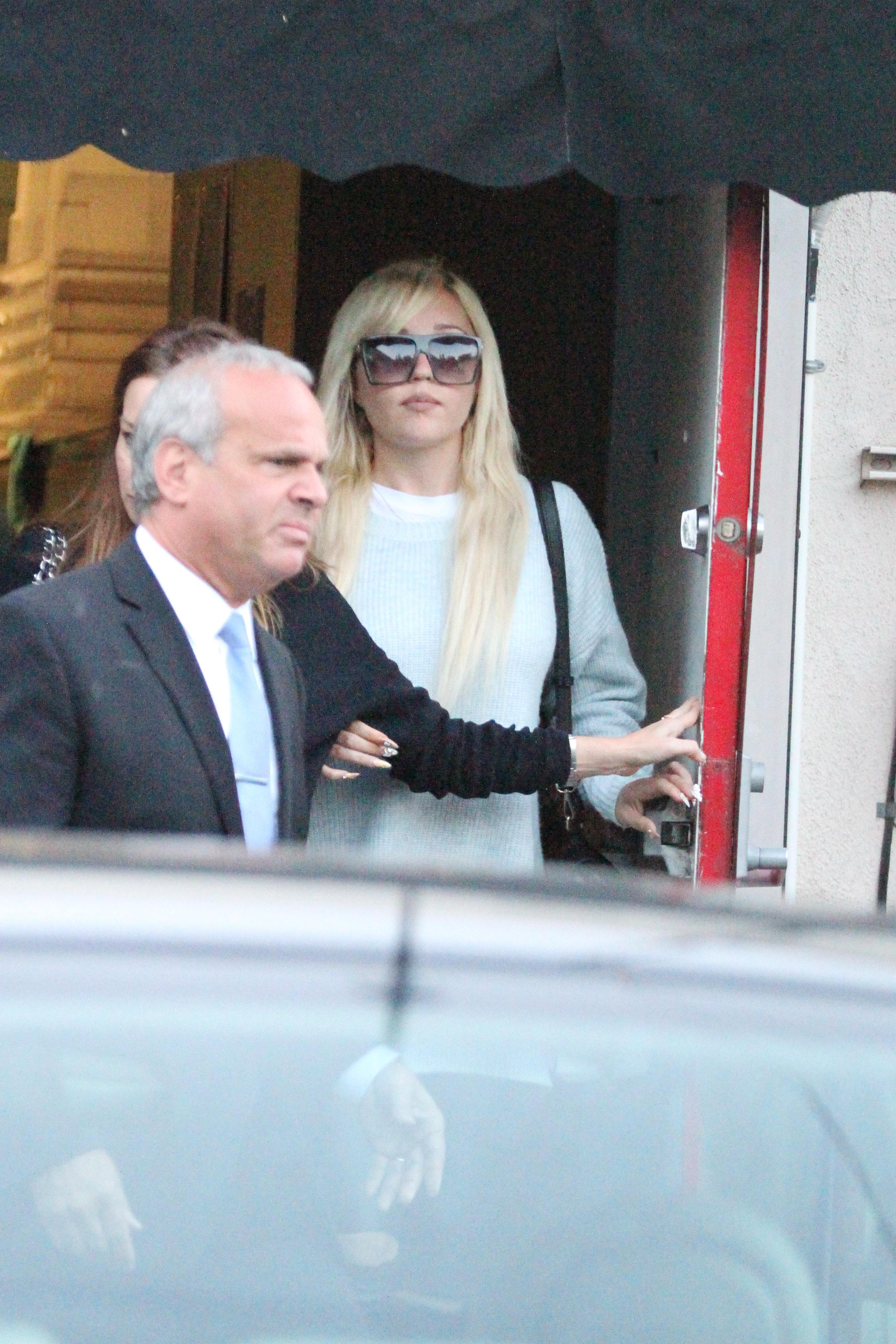 Amanda Bynes leaving Craigs in West Hollywood