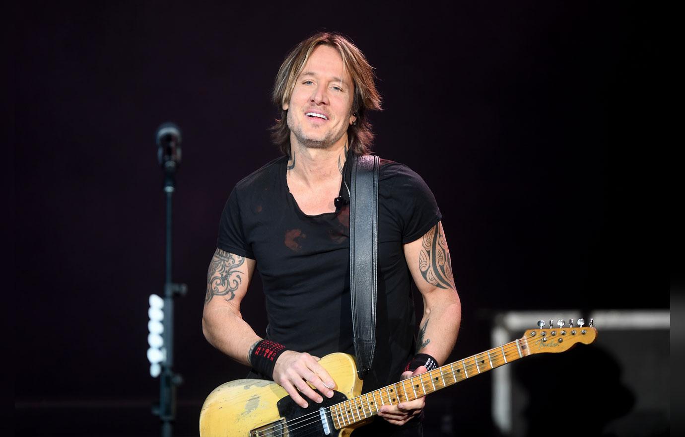 Keith Urban Dances On Stage During London Concert