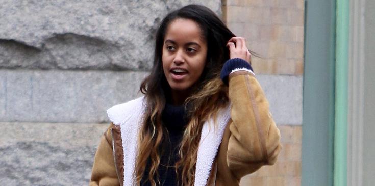 Malia Obama flashes a gorgeous smile picking up lunch