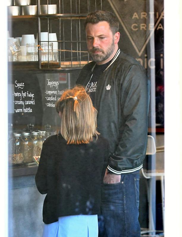 Ben Affleck Takes His Daughter Sofia Out For Ice Cream