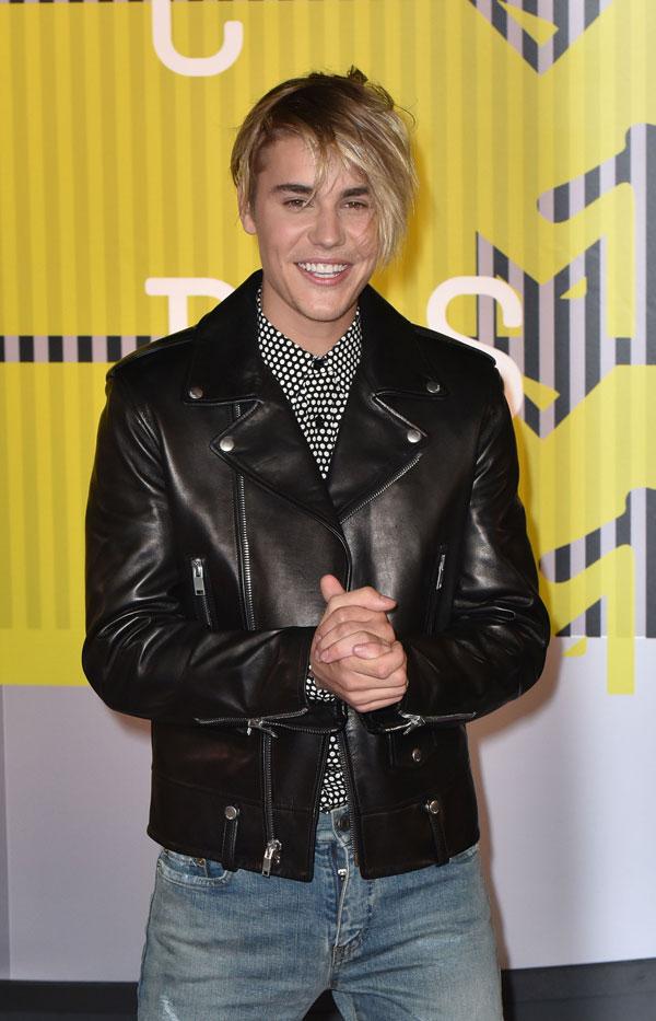 Justin bieber 2015 mtv amas arrivals.